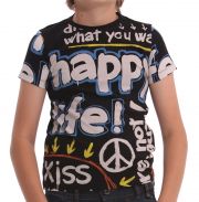 Richtig cooles T-Shirt für Jungen vom spanischen Label Desigual. Schwarzer Grund mit lässig-rockigem Happy-Life Schriftzügen. Bequemer Schnitt und hochwertiges Material vervollständigen dieses tolle Jungen Shirt.
