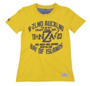 Lässig geschnittenes T-Shirt in gelb für Jungen. Das Kurzarm-Shirt hat einen großen Logo-Aufdruck vorn und ist aus super-weichem Material, echt bequem, gefertigt.
